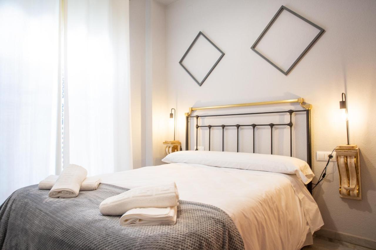 Wish Suite Torres De Sevilla Екстер'єр фото